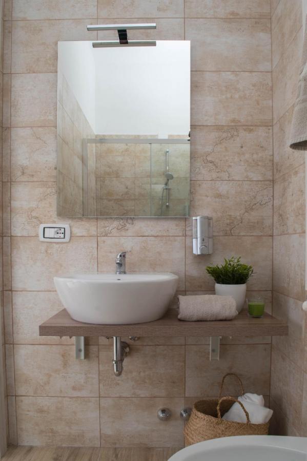 Tiber Rooms Testaccio Рим Екстер'єр фото